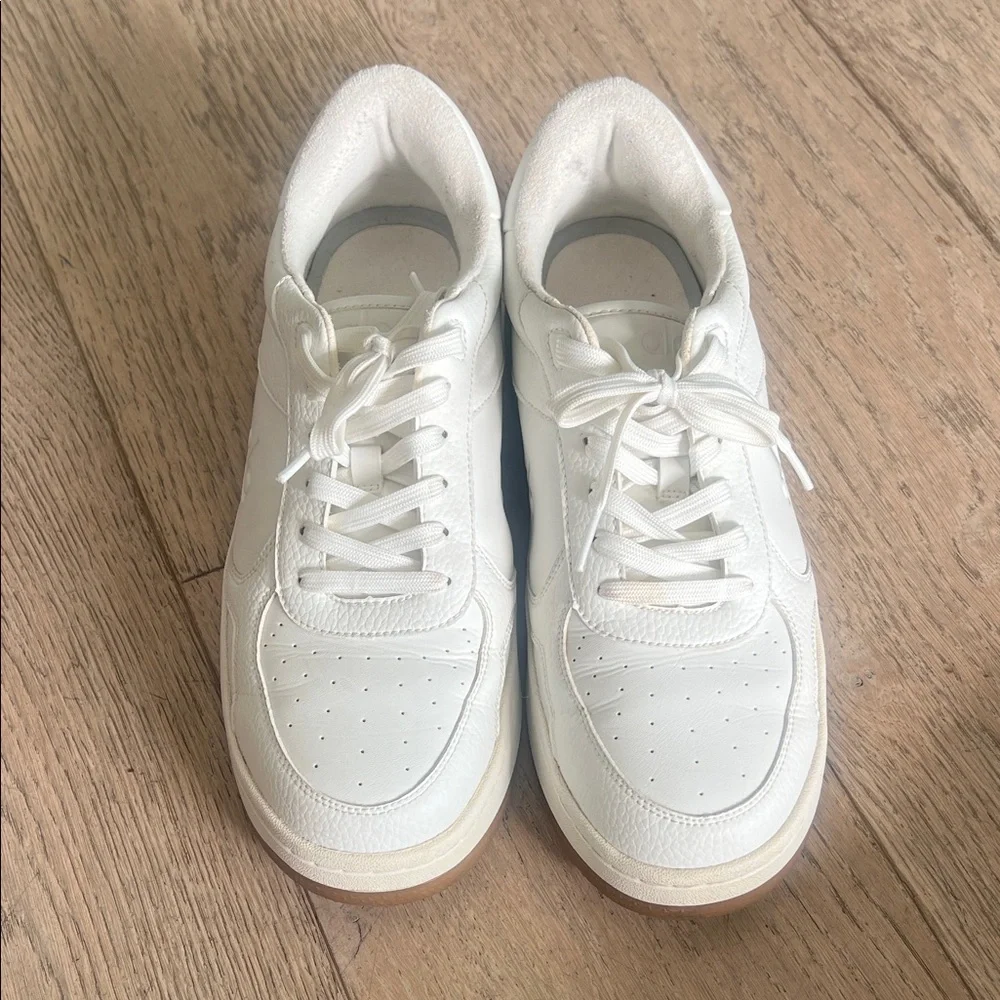 ALO Yoga White Sneakers - Picture 2 of 7